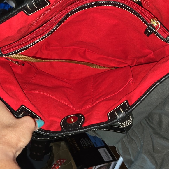 Dooney and Bourke Large Leather Tote, Black, minor scratch on back EUC - Picture 8 of 10